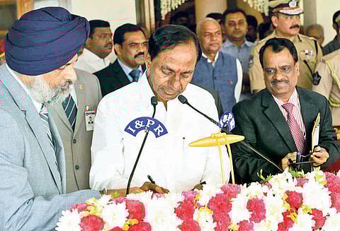 தெலுங்கானா முதல்-மந்திரியாக சந்திரசேகர ராவ் பதவி ஏற்பு