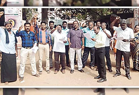 விருத்தாசலம், காட்டுமன்னார்கோவிலில்: கிராம நிர்வாக அலுவலர்கள் ஆர்ப்பாட்டம்