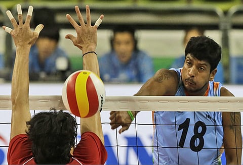 புரோ கைப்பந்து லீக் வீரர்கள் ஏலம்: நவீன்ராஜா ஜேக்கப்பை ரூ.7 லட்சத்துக்கு சென்னை அணி வாங்கியது