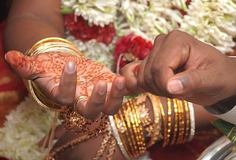 மாவட்டம் முழுவதும் ஒரே நாளில் 6 இளவயது திருமணங்கள் தடுத்து நிறுத்தம்