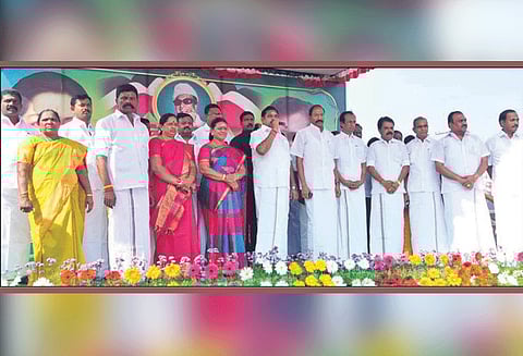 கஜா புயலினால் பாதிக்கப்பட்ட மக்களுக்கு மறுவாழ்வு கொடுப்பதற்கான நடவடிக்கைகளை அரசு எடுத்து வருகிறது முதல்-அமைச்சர் எடப்பாடி பழனிசாமி பேச்சு