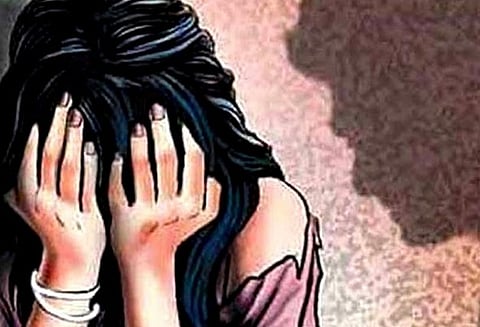 பல்லடம் அருகே சிறுமி பாலியல் பலாத்காரம்; தொழிலாளி கைது