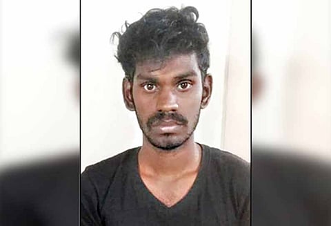 செல்போனில் இளம்பெண்ணை ஆபாச படம் எடுத்த வாலிபர் கைது