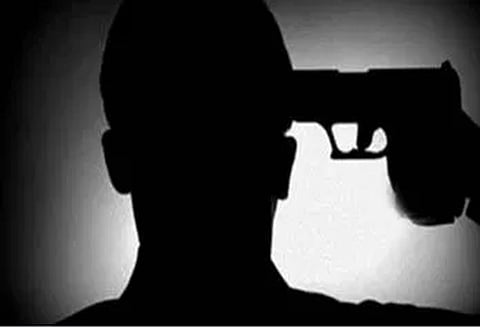 காஷ்மீர்: எல்லை பாதுகாப்பு படை அதிகாரி துப்பாக்கியால் சுட்டு தற்கொலை