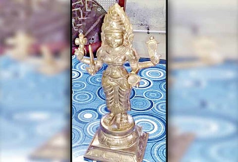 உத்தமபாளையம் முல்லைப்பெரியாற்றில் அம்மன் சிலை கண்டெடுப்பு