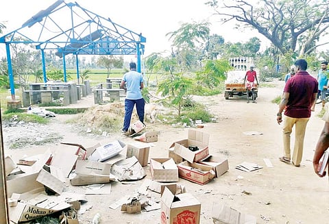 மதுக்கடை ஷட்டரை உடைத்து ரூ.1¾ லட்சம் மதுபாட்டில்கள் திருட்டு