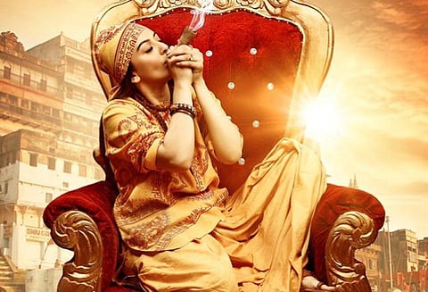 புகை பிடிக்கும் படம்: நடிகை ஹன்சிகா மீது போலீசில் புகார்