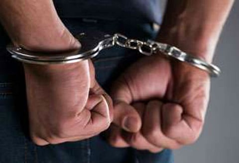 அரசு வேலை வாங்கி தருவதாக ரூ.5 லட்சம் மோசடி; ஓய்வுபெற்ற துணை பதிவாளர் கைது