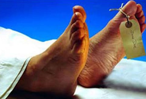 திருவான்மியூரில் பூட்டிய வீட்டுக்குள் கணவன்-மனைவி பிணமாக கிடந்தனர் காதல் திருமணம் செய்தவர்கள்