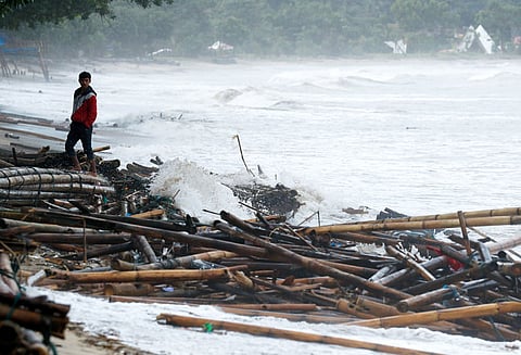 இந்தோனேசியா சுனாமி: பலியானோர் எண்ணிக்கை 281 ஆக உயர்வு