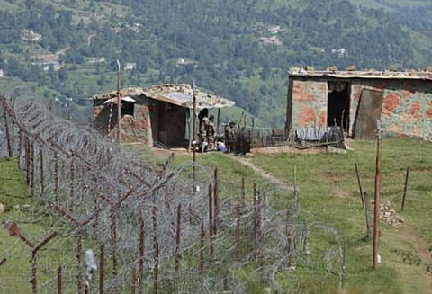 எல்லையில் பாகிஸ்தான் ராணுவம் அத்துமீறி துப்பாக்கிச்சூடு