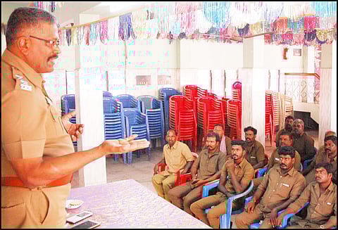 விதிமுறைகளை மீறி ஷேர் ஆட்டோக்களை இயக்கினால் ஓட்டுனர் உரிமம் ரத்து விழிப்புணர்வு கூட்டத்தில் எச்சரிக்கை