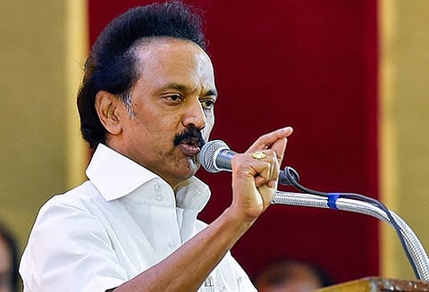 அனைத்து சங்க நிர்வாகிகளையும் அழைத்துப் பேசி கிராம நிர்வாக அலுவலர்களின் போராட்டத்திற்கு முடிவு காண வேண்டும் மு.க.ஸ்டாலின் வலியுறுத்தல்