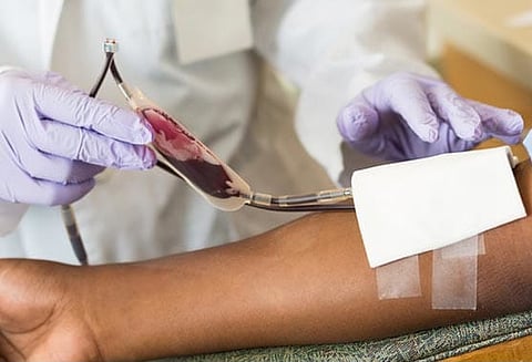 எச்.ஐ.வி. ரத்தம் அளித்த இளைஞர் உயிரிழப்பில் சந்தேகம்; போலீசாரிடம் தந்தை புகார் மனு