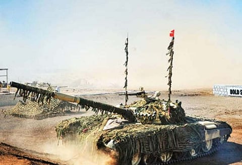 இந்தியாவின் எல்லை பகுதியில் நிறுத்த பாகிஸ்தான் 600 போர் டாங்கிகளை வாங்க உள்ளது