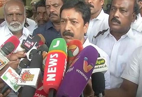 ரூ.1 கோடிக்கு இட்லி சாப்பிட்டது யார்? அமைச்சர் சி.வி. சண்முகம் ஆவேசம்
