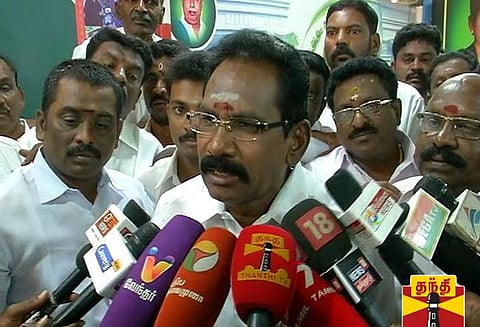 அதிமுக உறுப்பினர் அட்டை இருந்தால்தான் அரசு உதவிகள் பெற முடியும் செல்லூர் ராஜூ பேட்டி