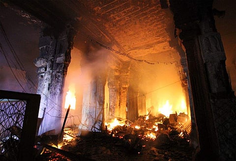 மீனாட்சி அம்மன் கோயிலில் பக்தர்களுக்கு இடையூறாக இருக்கும் கடைகள் அகற்றப்படும் - பன்னீர்செல்வம்