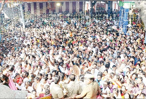 வேலூர் பாலாற்றங்கரையில் உள்ள செல்லியம்மன் கோவிலில் கும்பாபிஷேகம்