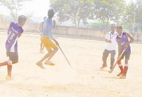 பெரம்பலூரில் நடந்த ஆக்கி லீக் சாம்பியன்ஷிப் போட்டியில் 8 அணிகள் பங்கேற்பு