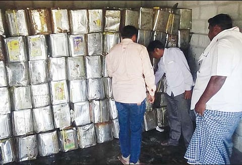 தரமற்ற பாகு மூலம் வெல்லம் தயாரித்ததாக புகார்: கரும்பு ஆலைக்கு ‘சீல்’ வைப்பு