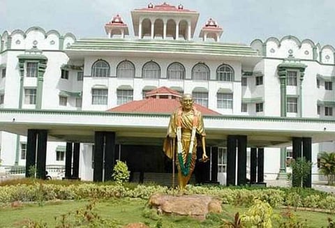 பஸ் கட்டண உயர்வு: தமிழ்நாடு அரசு போக்குவரத்துத்துறை செயலருக்கு ஐகோர்ட் மதுரை கிளை நோட்டீஸ்