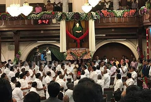 தமிழக சட்டப்பேரவையில் ஜெயலலிதா உருவப்படத்தை சபாநாயகர் தனபால் திறந்து வைத்தார்