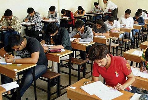 என்ஜினீயரிங் கல்லூரிகளில் முதல் செமஸ்டர் தேர்வில் மாணவர்கள் தேர்ச்சி சதவீதம் குறைந்தது ஏன்?