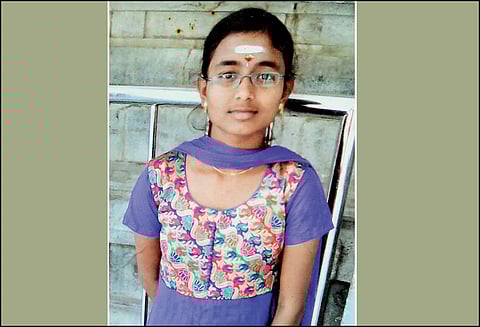 ‘காணாமல் போன மகளை மீட்டுத்தரவேண்டும்’ பெற்றோர் மனு