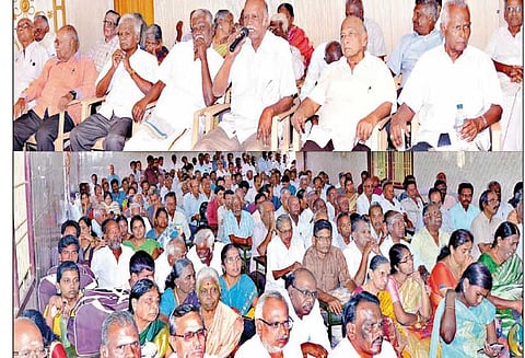 முன்னாள் மாணவர்கள் சந்திப்பு நிகழ்ச்சியில் அலங்கரிக்கப்பட்ட காரில் ஆசிரியர்களை அழைத்து வந்த ருசிகரம்