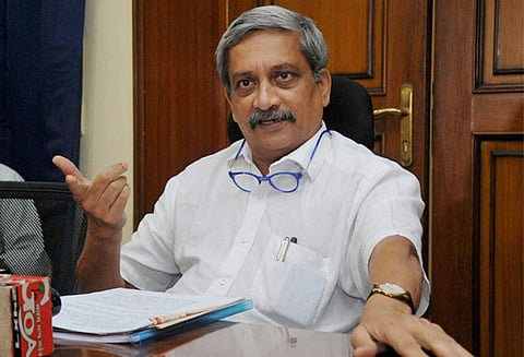 மனோகர் பாரிக்கர் உடல் நலம் குறித்து தவறான தகவல்கள் பரப்பப்படுவதாக பாஜக புகார்