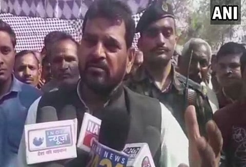 காங்கிரஸ் தலைவர் ராகுல் காந்தியை தரம்தாழ்ந்து பாஜக எம்.பி விமர்சித்ததால் சலசலப்பு