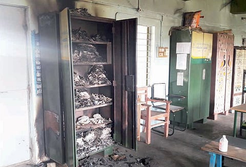 ஊராட்சி ஒன்றிய தொடக்கப்பள்ளியில் தீ விபத்து