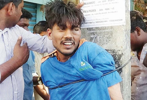 வீடு புகுந்து திருடமுயன்ற வடமாநில வாலிபருக்கு பொதுமக்கள் தர்மஅடி