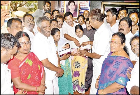 பரம்பிக்குளம், காடம்பாறை அணைகளில் இருந்து ஆழியாறுக்கு தண்ணீர் திறக்கப்படும் - அமைச்சர் எஸ்.பி.வேலுமணி தகவல்