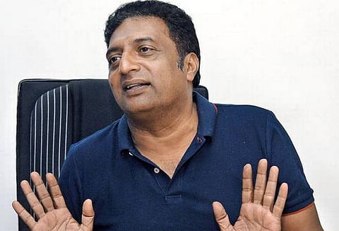 பா.ஜனதா எம்.பி. மீது மானநஷ்ட வழக்கு நடிகர் பிரகாஷ் ராஜ் தொடர்ந்தார்