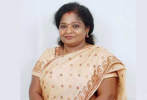 பசுமை வழிச்சாலை குறித்து மாநில அரசு விழிப்புணர்வு முகாம் நடத்த வேண்டும் - தமிழிசை சவுந்தரராஜன் வலியுறுத்தல்