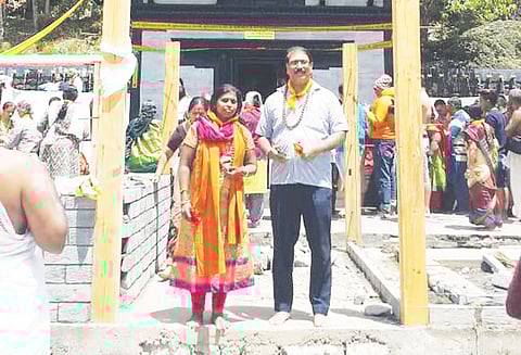 நேபாளத்தில் நிலச்சரிவு: கைலாய யாத்திரைக்கு சென்ற ஓசூர் தம்பதி சிக்கி தவிப்பு