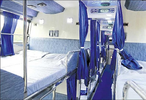 படுக்கை, கழிவறை வசதியுடன் அரசு சொகுசு பஸ்கள் எடப்பாடி பழனிசாமி தொடங்கி வைத்தார்