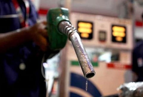 பெட்ரோல், டீசல் விலை நேற்றைய விலையில் மாற்றமின்றி இன்றும் அதே விலையில் நீடிப்பு