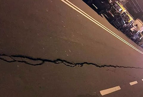 மும்பை: மேம்பாலத்தில் விரிசல் ஏற்பட்டுள்ளதாக எச்சரிக்கை: போக்குவரத்து மாற்றம்