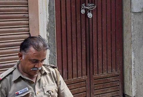 டெல்லியில் ஒரே குடும்பத்தை சேர்ந்த 11 பேர் தற்கொலையில் புதிய திருப்பம், போலீஸ் விசாரணை தீவிரம்