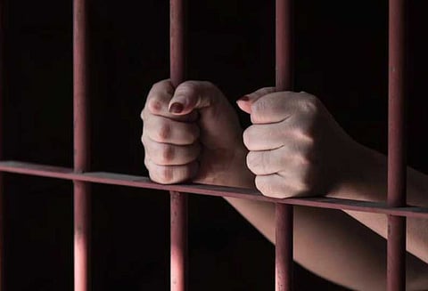 அமெரிக்க கடற்படை ஊழலில் இந்திய பெண்ணுக்கு சிறைத்தண்டனை: சிங்கப்பூர் கோர்ட்டு தீர்ப்பு