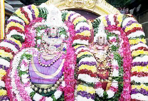 திருவண்ணாமலை அருணாசலேஸ்வரர் கோவிலில் ஆனி பிரம்மோற்சவ விழா கொடியேற்றத்துடன் தொடங்கியது