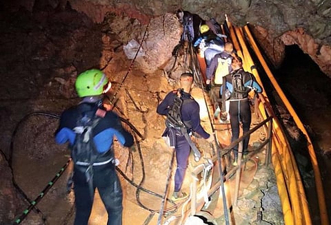 தாய்லாந்து குகையிலிருந்து 4 சிறுவர்கள் மீட்கப்பட்டார்கள் - அதிகாரிகள் தகவல்