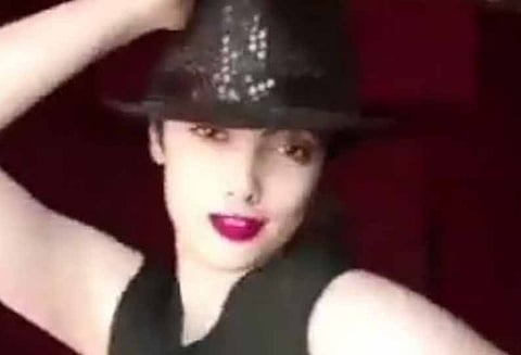 ஈரானில் நடனம் ஆடிய பெண் கைது ; இதை கண்டு உலகம் சிரிக்கும் விமர்சனம்