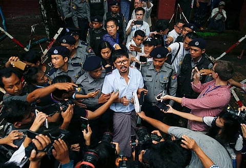 மியான்மர் அரசின் ரகசியங்களை வெளியிட்டதாக ராய்ட்டர்ஸ் செய்தியாளர்கள் மீது வழக்குப்பதிவு