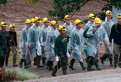 11 சிறுவர்கள் மீட்பு தாய்லாந்து குகையில் மீட்புப் பணி மொத்தமும் இன்றே நிறைவடையும் கடற்படை நம்பிக்கை