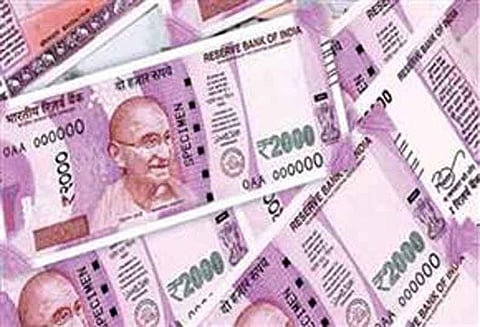 தனியார் நிதிநிறுவன பெண் ஊழியரிடம் நூதன முறையில் ரூ.4 ஆயிரம் அபேஸ்