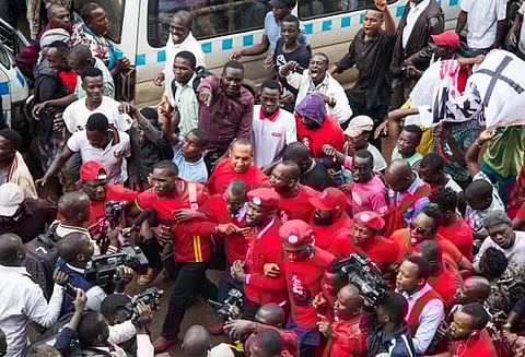 உகாண்டாவில் சமூக வலைதளங்கள் பயன்படுத்த வரி விதித்ததற்கு எதிராக நடைபெற்ற போராட்டத்தில் வன்முறை